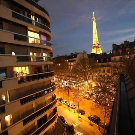 Cozy Charming With Breathtaking View Paris