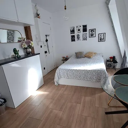 Cozy Charming With Breathtaking View Apartment *